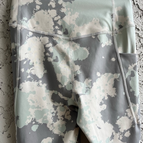 THE NORTH FACE Light Camouflage Fitted Biker Shorts with Pockets Women’s Medium - Picture 8 of 14